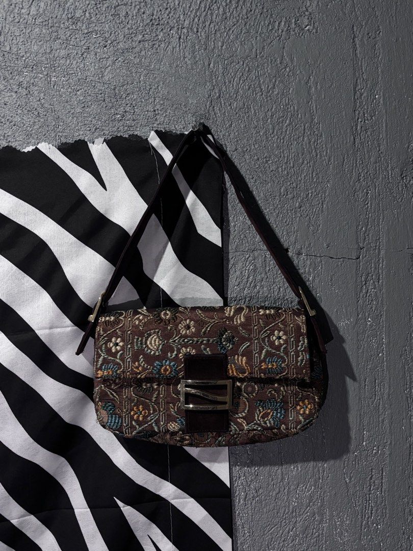 Vintage y2k Kili bag (Category: Shoulder Bags) located in Alaminos. Submitted by thisfits.u (Listing ID 1467559793, Image 2). Description: .