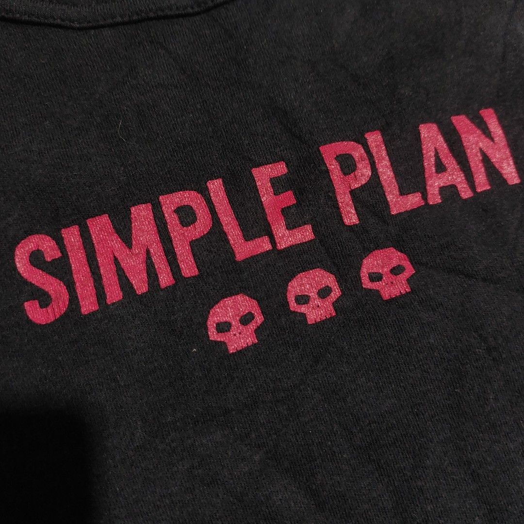VINTAGE Y2K SIMPLE PLAN LADIES BAND TEE (Category: Blouses) located in Tuguegarao City. Submitted by 3500.finds (Listing ID 1467479224, Image 3). Description: OSFA 14.5 x 22.5 Vg condition Color rate 9/10.