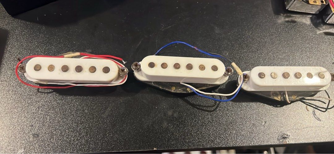 Vintage Yamaha Basic Pickups (Category: Music Accessories) located in Tarlac. Submitted by insomiac_94 (Listing ID 1467531551, Image 2). Description: vintage yamaha basic pickups from the 90s all working issue is just cosmetics other than that it’s all working.