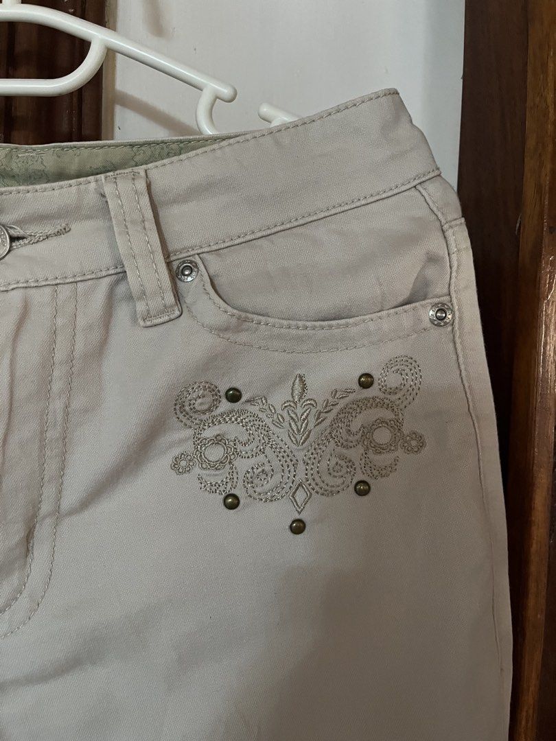Vintage-Inspired Embroidered Capri Pants (Category: Jeans) located in Dagupan City. Submitted by whimsyluns (Listing ID 1467382406, Image 3). Description: cream beige capri pants with beautiful embroidered details and cute cuffed hems! Perfect for a soft vintage, cottagecore, casual y2k-inspired outfit ⭐️🫶🏻 size: 28inch length:28inch color: beige/cream (may vary due to lighting) preloved item .