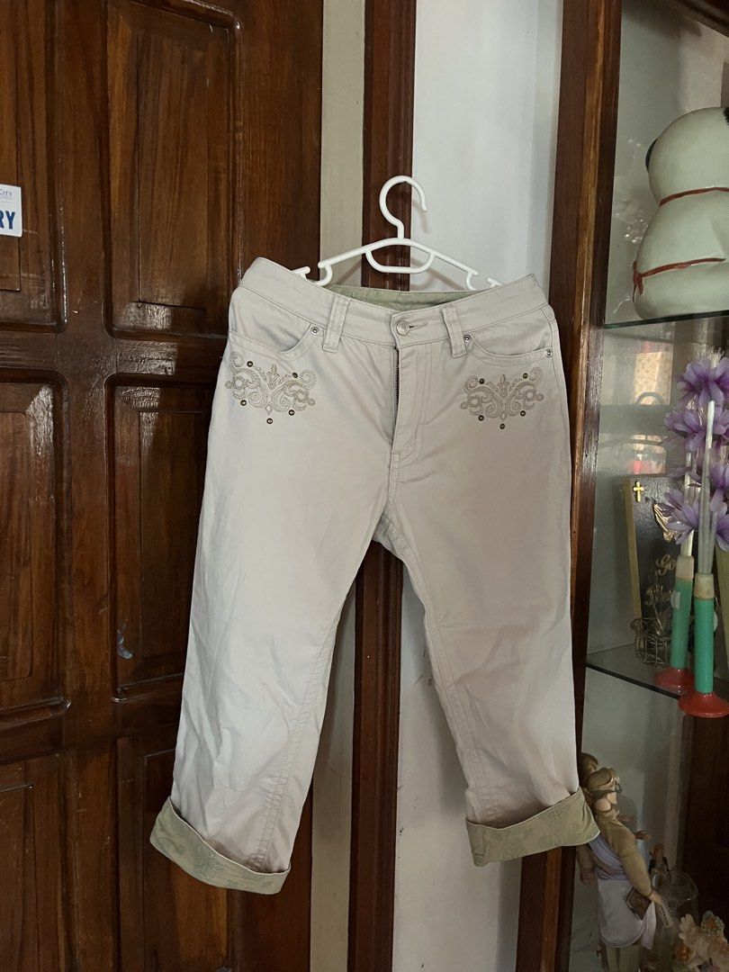 Vintage-Inspired Embroidered Capri Pants (Category: Jeans) located in Dagupan City. Submitted by whimsyluns (Listing ID 1467382406, Image 1). Description: cream beige capri pants with beautiful embroidered details and cute cuffed hems! Perfect for a soft vintage, cottagecore, casual y2k-inspired outfit ⭐️🫶🏻 size: 28inch length:28inch color: beige/cream (may vary due to lighting) preloved item .