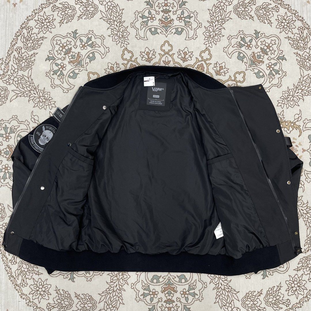 VIP Multipocket Flight Jacket (Category: Coats, Jackets and Outerwear) located in Kota Bharu. Submitted by timelessbags (Listing ID 1467456077, Image 3). Description: VIP Multipocket Flight Jacket Made In China Measurements P23 x L26 Overall good condition .