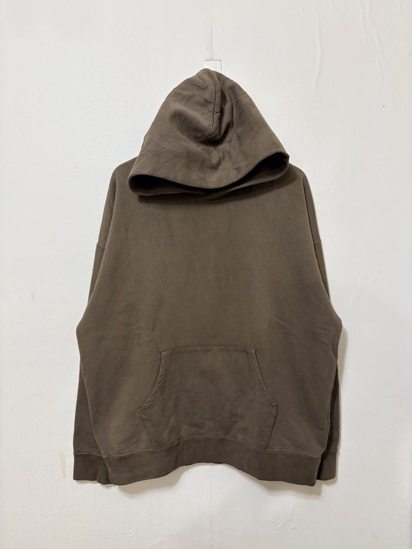 Visvim hoodie (Category: Coats, Jackets and Outerwear) located in Iloilo. Submitted by ghettoriches_ (Listing ID 1467492902, Image 1). Description: Visvim hoodie Size 3 24x28 Like new No flaws.