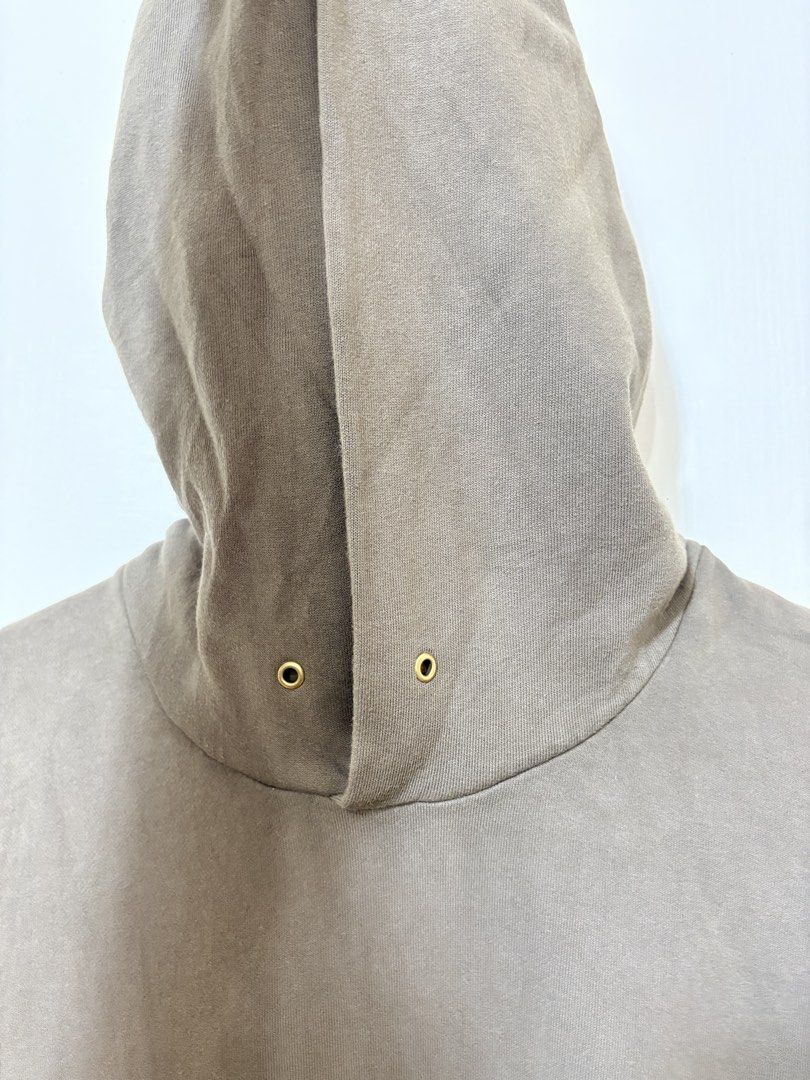 Visvim hoodie (Category: Coats, Jackets and Outerwear) located in Iloilo. Submitted by ghettoriches_ (Listing ID 1467492902, Image 2). Description: Visvim hoodie Size 3 24x28 Like new No flaws.