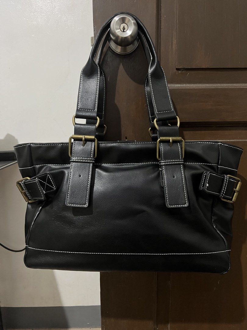 Vivienne Westwood (Category: Tote Bags) located in Angeles City. Submitted by reinhan (Listing ID 1467372082, Image 3). Description: .