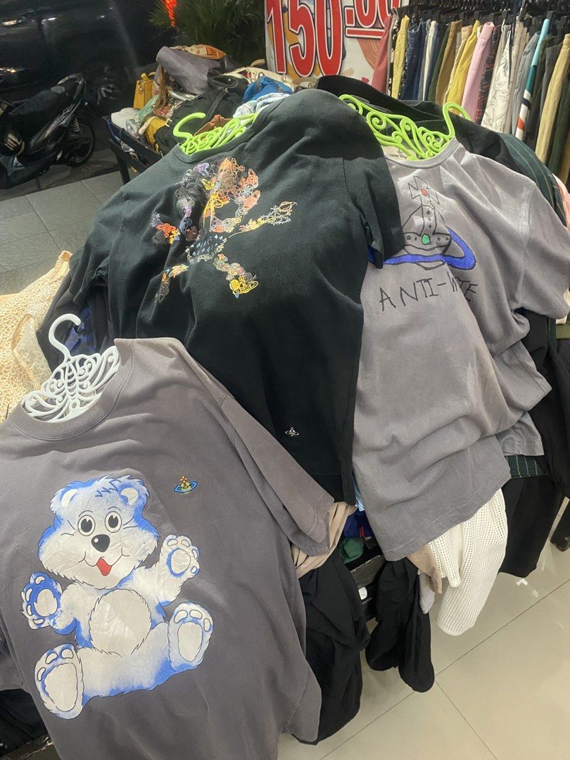 Vivienne westwood tops (Category: Tshirts & Polo Shirts ) located in Legazpi City. Submitted by dimas_loot (Listing ID 1467580879, Image 1). Description: 700 each All Vivienne Westwood .