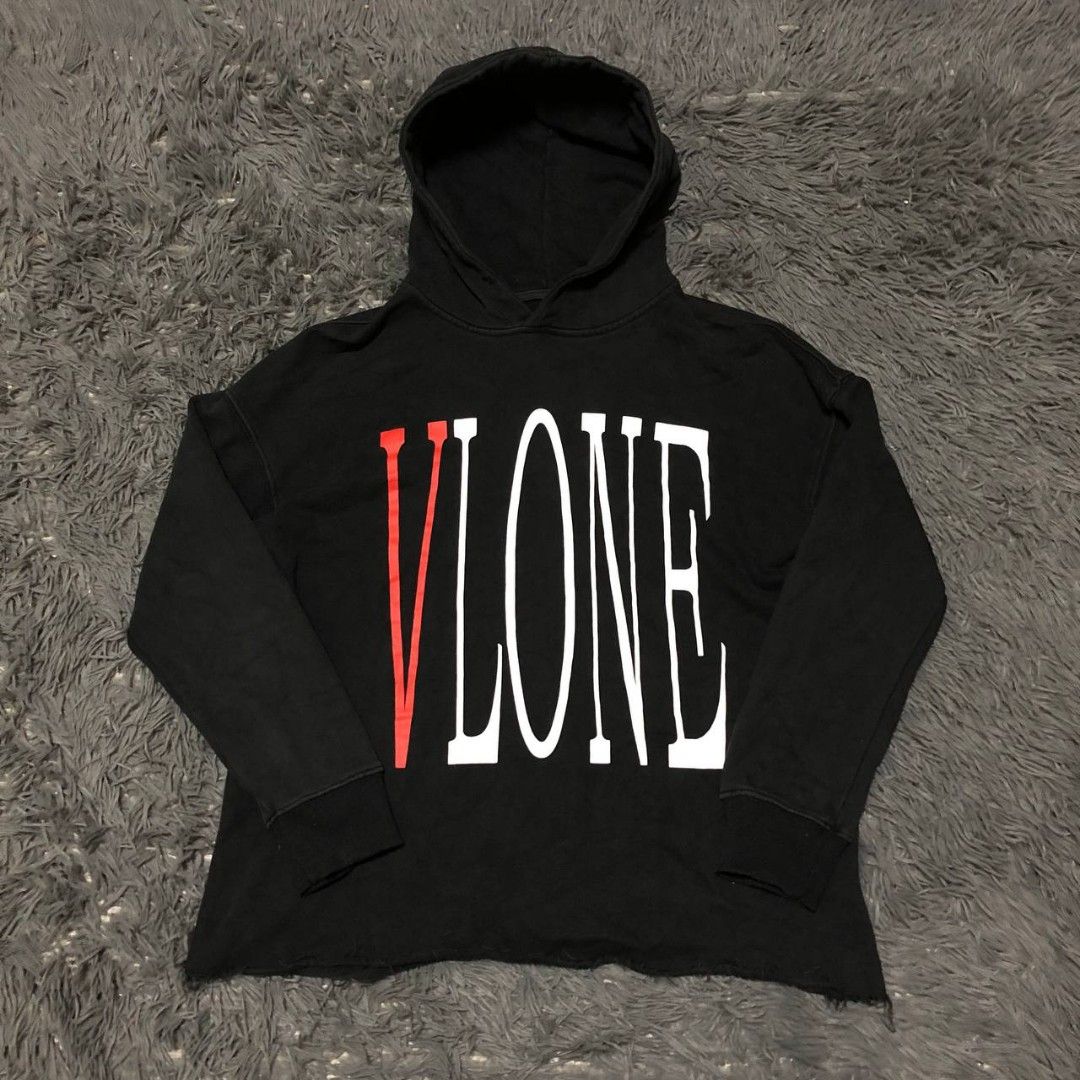 Vlone Hoodie (Category: Activewear) located in Camiling. Submitted by thriftscape2024 (Listing ID 1467554082, Image 1). Description: Excellent Condition Color rate: 9/10 Issue: ❌❌❌ Dimes: W22xL26.