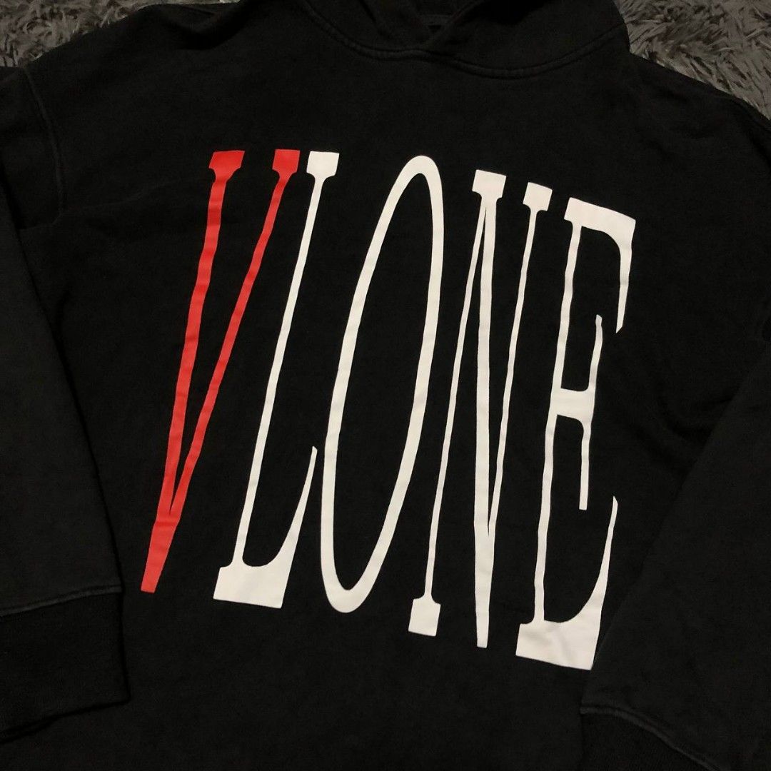 Vlone Hoodie (Category: Activewear) located in Camiling. Submitted by thriftscape2024 (Listing ID 1467554082, Image 2). Description: Excellent Condition Color rate: 9/10 Issue: ❌❌❌ Dimes: W22xL26.