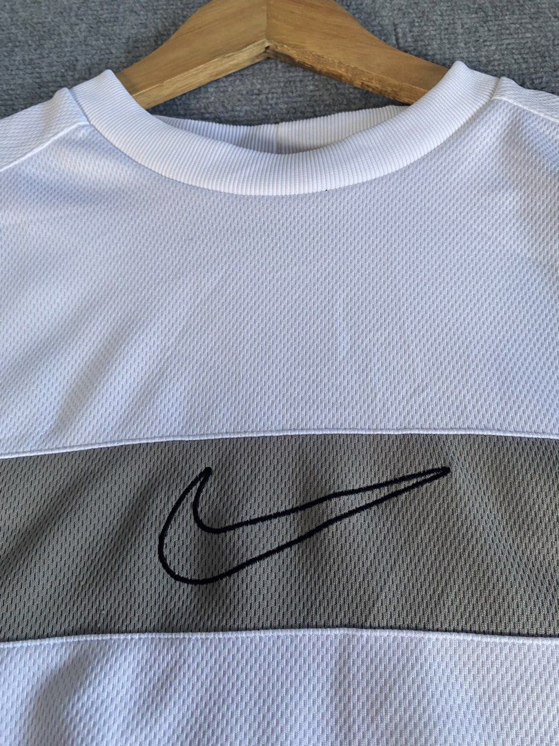 VNTG NIKE (Category: Tshirts & Polo Shirts ) located in Tandag. Submitted by ChristianThrift (Listing ID 1467468206, Image 2). Description: VNTG NIKE Excellent Condition 10/10 Color rate Size Large Width 23 Length 29 No issues DM.