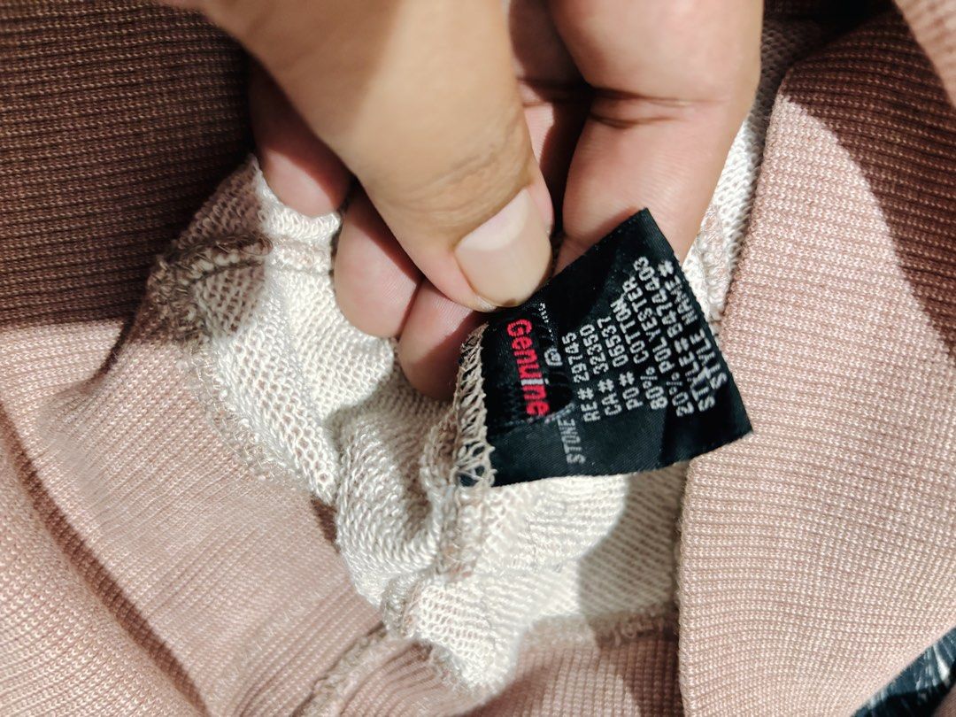 Volcom Pull Over Hoodie Jacket for Womens. (Category: Coats, Jackets and Outerwear) located in Manila. Submitted by erxm.thrift (Listing ID 1467486467, Image 3). Description: .