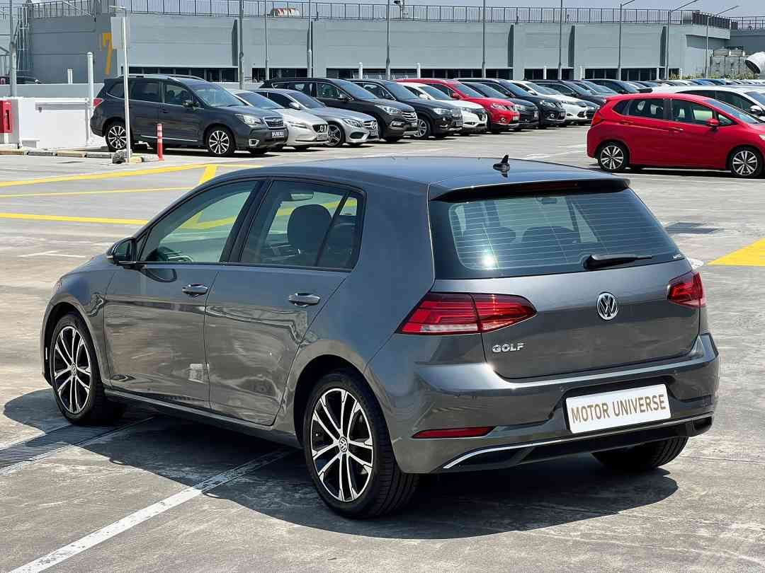 Volkswagen Golf 1.4 TSI DSG (A) (Category: Used Cars) located in Singapore. Submitted by motoruniverse (Listing ID 1458919963, Image 3). Description: Showroom: CARRO CENTER 60 JALAN LAM HUAT #04-37/38 CARRO CENTER Singapore 737869 Engine and gearbox in good condition, clean and well-kept interior, smoke-free vehicle, genuine low mileage clocked. 100% loan approval guaranteed! Flexible in-house & bank loan options available! Quickly call us today 