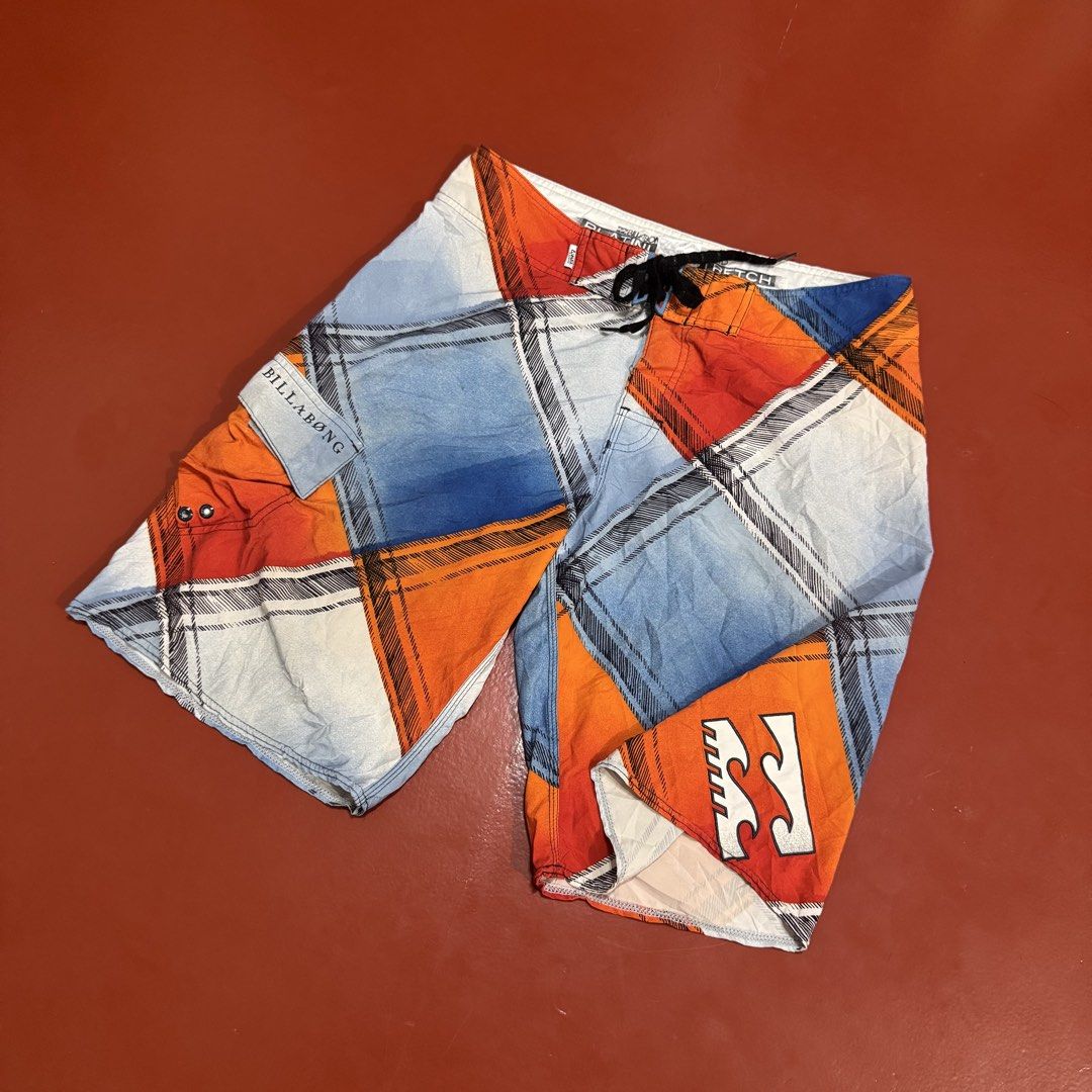 VTG BILLABONG BOARDSHORTS (Category: Earphones) located in Pasig City. Submitted by buzzthrifty (Listing ID 1467545181, Image 2). Description: SIZE 32-33WAIST 21"LENGTH EXCELLENT CONDITION ISSUE LAST PIC SCRATCH MALIIT SA MASELAN .