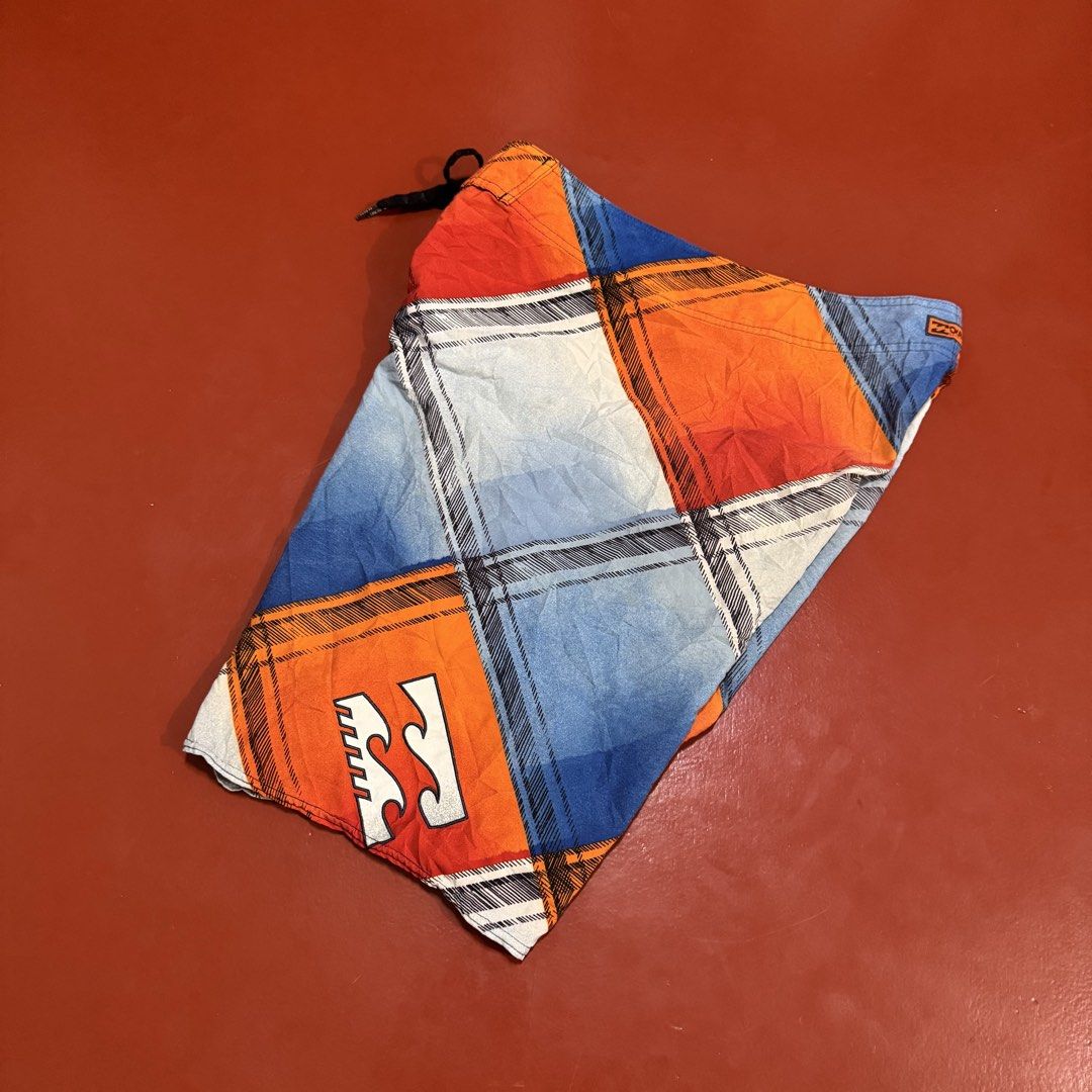 VTG BILLABONG BOARDSHORTS (Category: Earphones) located in Pasig City. Submitted by buzzthrifty (Listing ID 1467545181, Image 3). Description: SIZE 32-33WAIST 21"LENGTH EXCELLENT CONDITION ISSUE LAST PIC SCRATCH MALIIT SA MASELAN .