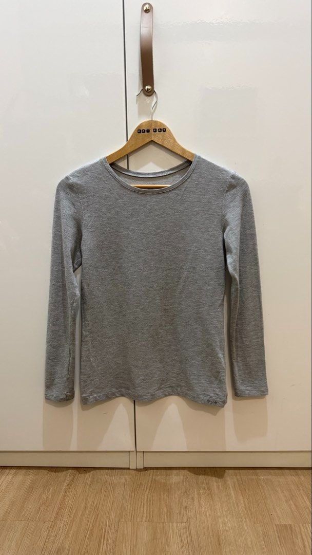 W Uniqlo heattech extra warm cotton 01941 (Category: Longsleeves) located in Paranaque City. Submitted by kkattspreloved2 (Listing ID 1467499800, Image 2). Description: Medium on tag ❗️Items are already washed and ready to wear ❗️Mixed of personal preloved items and personal handpicked ❗️Limit your Expectations based on the price of the items that you are buying ❗️Reservation for paid items only ❗️Payment first basis no to COD ❗️No sh0pee check o