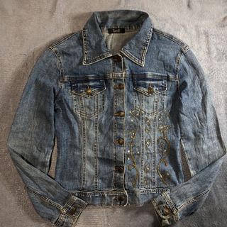 (Category: ) located in . Submitted by thriftfits_0708 (Listing ID 1467558021, Image 1). Description: .