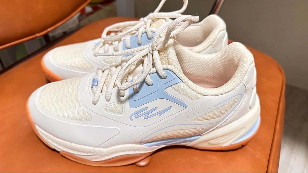 WB Badminton/Pickleball shoes (Category: Sneakers) located in Dasmarinas. Submitted by fikabyfahr (Listing ID 1467446906, Image 2). Description: Good as new Work only few times Masikip pala saken.