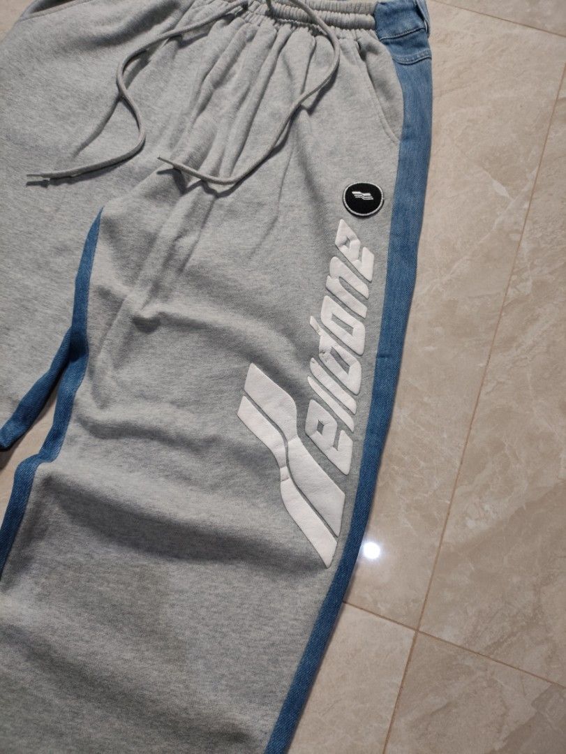 Welldone Cotton-Denim Pants (Category: Joggers) located in Tayabas. Submitted by streetdept.ph (Listing ID 1467445036, Image 2). Description: Welldone Cotton-Denim Pants Measurements (inches): Waist 26-32 Length 38 Leg opening 9 Size: Small Very good condition Flaw: minor stain and minor cracks.