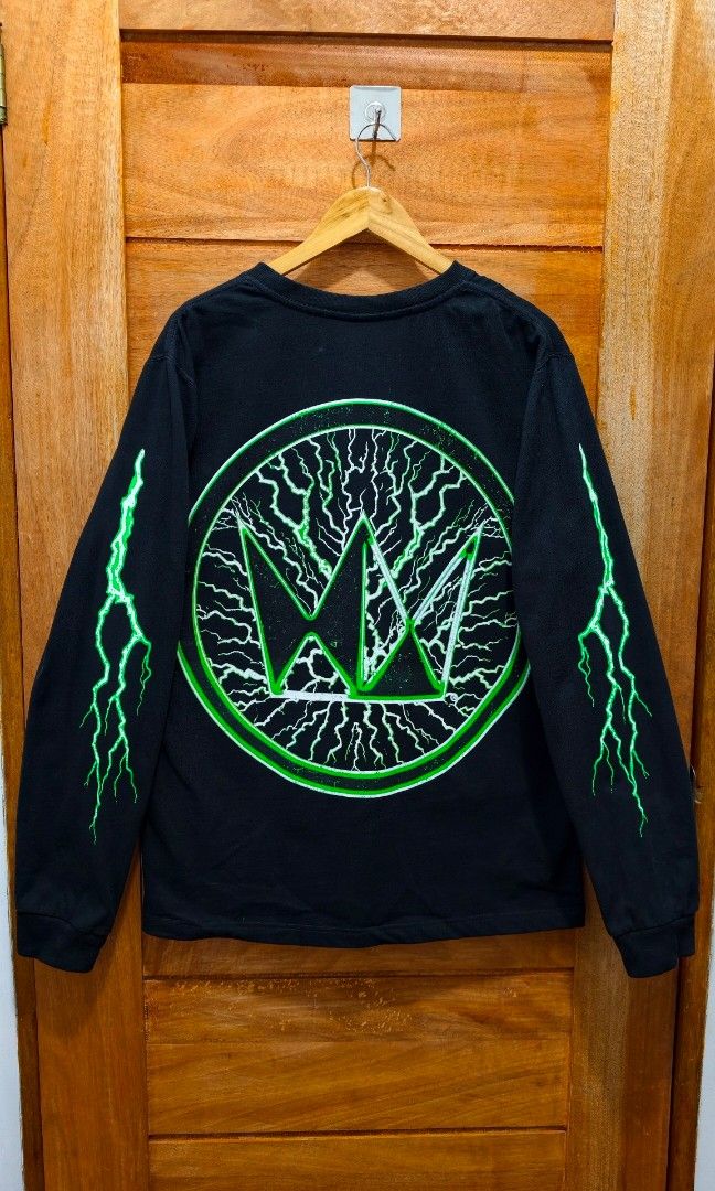 WEST COAST CURE "THUNDER" LS (BLACK) (Category: Coats, Jackets and Outerwear) located in Tabuk. Submitted by gooddropsofficial (Listing ID 1467390012, Image 3). Description: WEST COAST CURE "THUNDER" LS (BLACK) WITH BACK HIT / HEAVY CLOTH ▪️ WIDTH: 23" ▪️ LENGTH: 30.5" ▪️ SIZE: L-XL FIT ▪️ COLOR RATE: GOOD AS NEW ▪️ CONDITION: GOOD AS NEW ▪️ ISSUE: NONE ▪️ WASHED AND READY TO USE.