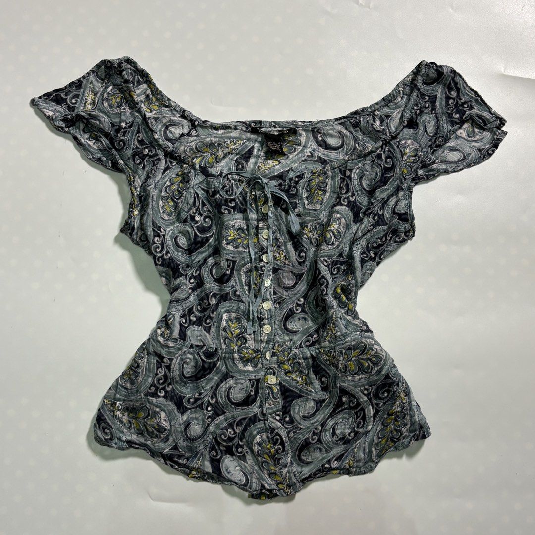 whimsy top (Category: Blouses) located in Davao. Submitted by loveeandco (Listing ID 1467414935, Image 2). Description: .