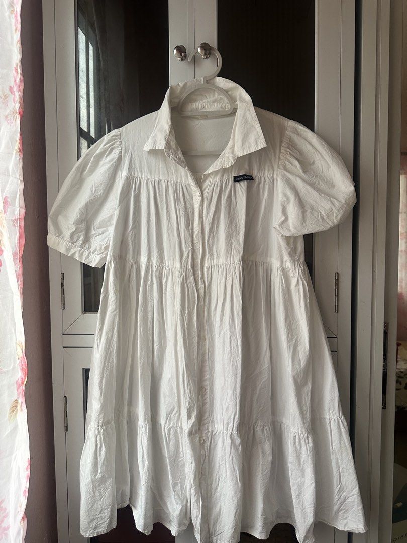 White Collared Dress (Category: Dresses) located in Cagayan de Oro. Submitted by zm1.declutter (Listing ID 1467432872, Image 1). Description: .