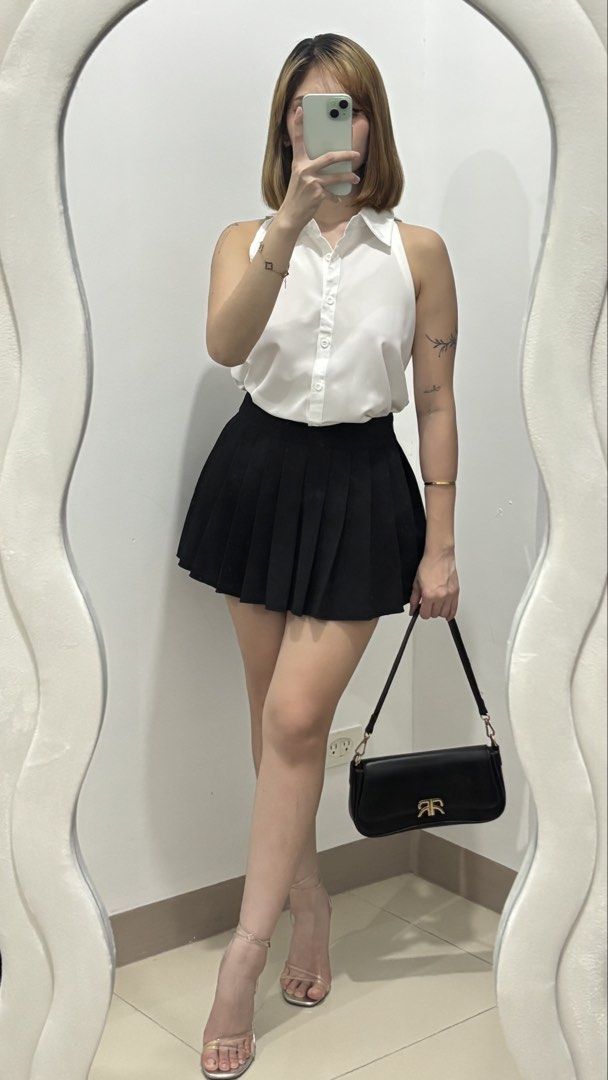 White Top🎀✨ (Category: Sleeveless) located in Pasay City. Submitted by xiaosclosetph_ (Listing ID 1467602709, Image 1). Description: ✨Brand New✨ Size: Small to Medium 🚚Via Lalamove / J&T 📍Pasay City.