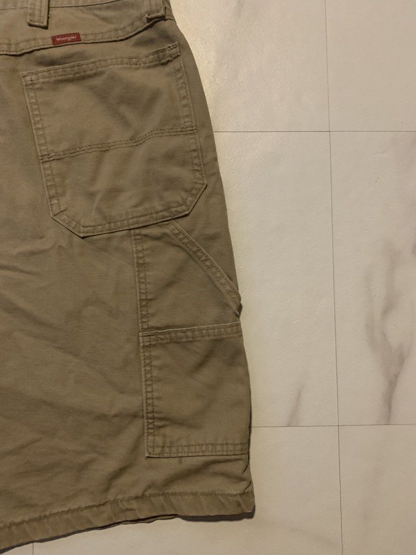 WRANGLER CARPENTER JORTS (Category: Shorts) located in Siniloan. Submitted by daily_drip (Listing ID 1467406114, Image 2). Description: .