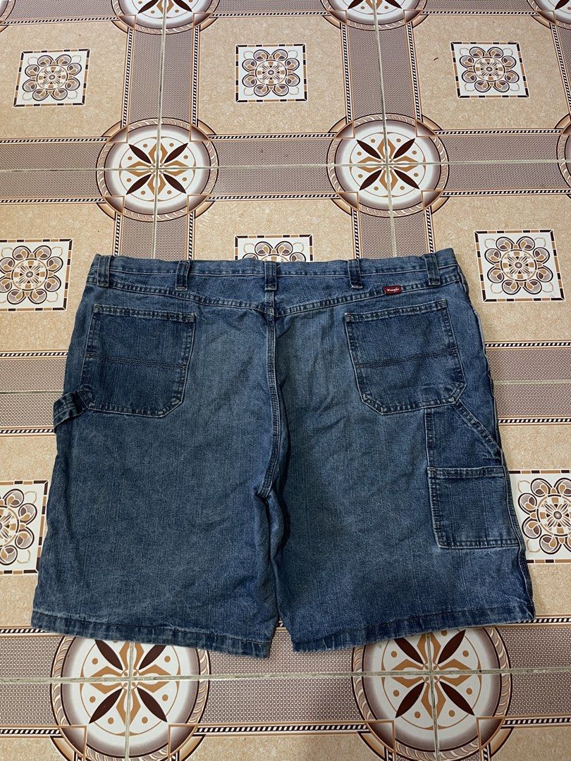Wrangler Carpenter Jorts (Category: Shorts) located in Cabuyao City. Submitted by jeirussamson897 (Listing ID 1467466907, Image 2). Description: Wrangler Carpenter Jorts 46 ontag 46-49 waistline 22 length excellent condition needwash 9/10 349+sf.