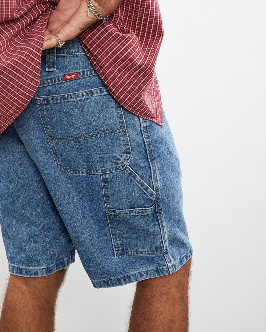 Wrangler Carpenter Jorts (Category: Shorts) located in Cabuyao City. Submitted by jeirussamson897 (Listing ID 1467466907, Image 1). Description: Wrangler Carpenter Jorts 46 ontag 46-49 waistline 22 length excellent condition needwash 9/10 349+sf.