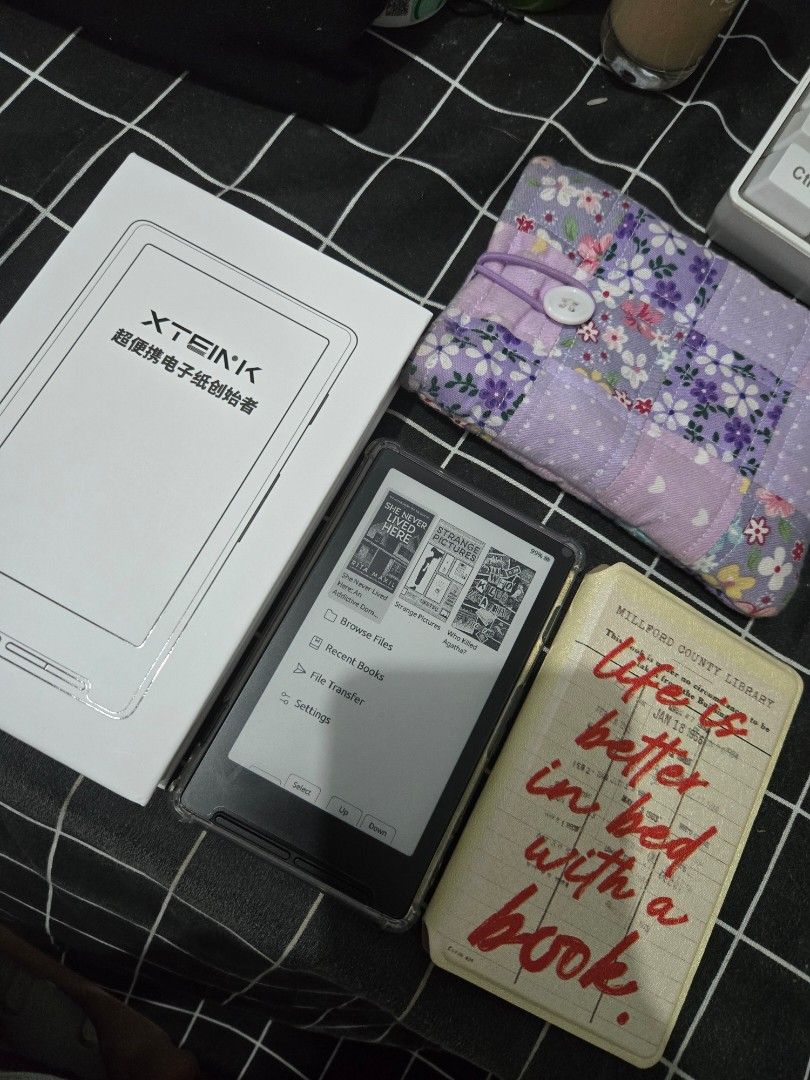 Xteink X4 (Category: E-Readers) located in Paranaque City. Submitted by chinxiaoxi (Listing ID 1467401994, Image 1). Description: I'm selling my Xteink X4 e-reader coz mas prefer kong magread ng physical books. Xteink X4 - 4 months old - no issue - super tagal malowbat!!! (Thrice ko palang na charge) - with box - with SD card - thriller books installed - with screen protector - with case and flip cover - with customize pouch - with magnet (yung i