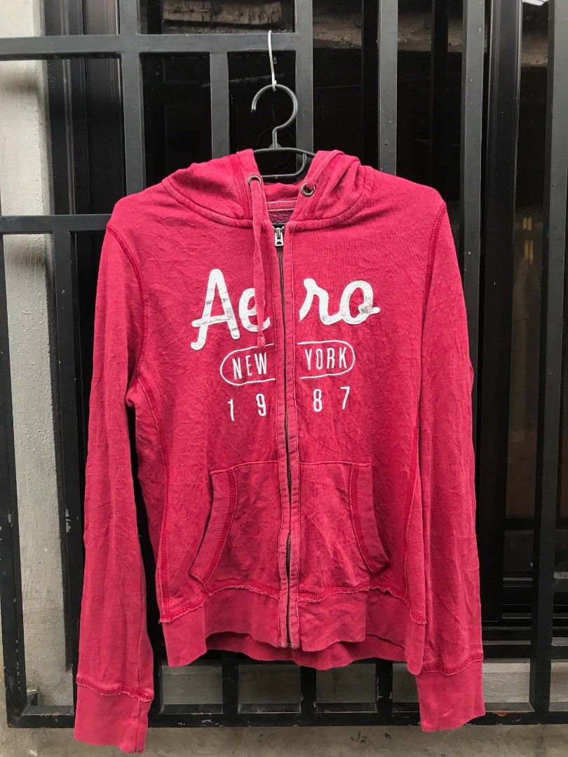 y2k Aeropostale jacket (Category: Coats, Jackets and Outerwear) located in General Trias. Submitted by thriftni_ocram (Listing ID 1467441678, Image 1). Description: no issue solid neto.