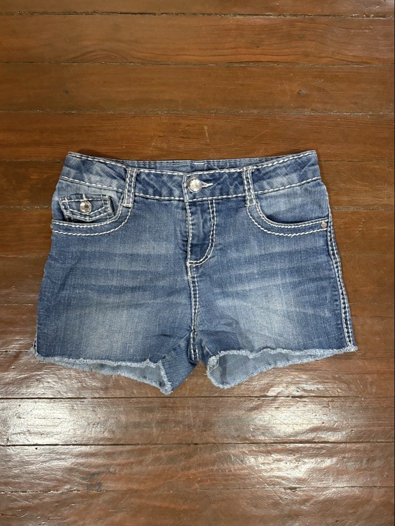 Y2k Cherokee Micro Shorts (Category: Shorts) located in Manila. Submitted by da.rrel.real (Listing ID 1467461431, Image 2). Description: ⋆˚꩜｡ details ⋆˚꩜｡ size : 26 via tape measure issues : none .✦ ݁˖ rules .✦ ݁˖ * no return / refund / exchange * you ask for more photos if you're SURE BUYER * shipping fee is shouldered by buyers unless stated otherwise (loc: Baguio City) love, darrel 𝜗𝜚⋆₊˚ .