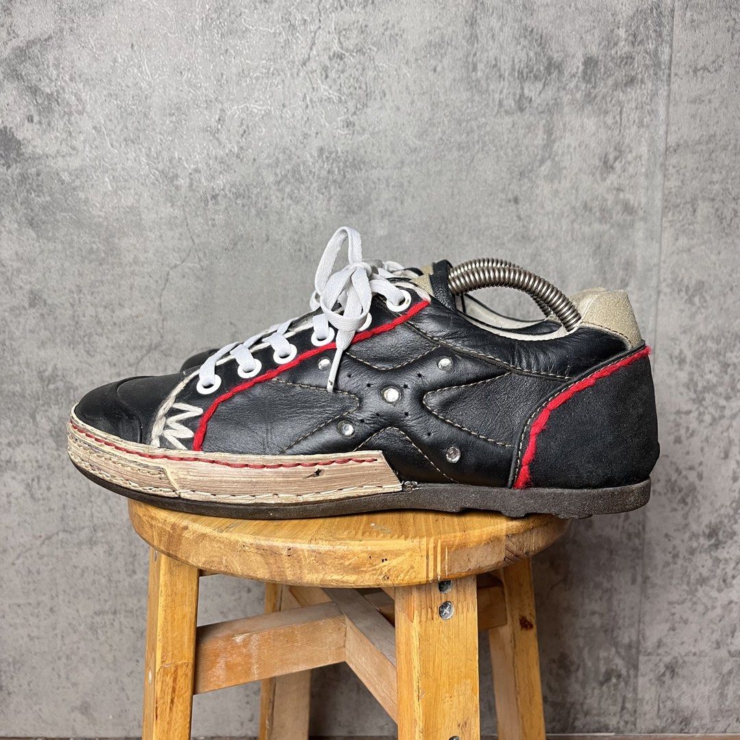 Y2K Distressed Leather Sneakers (Size 9) (Category: Sneakers) located in Rodriguez. Submitted by jesssssy23 (Listing ID 1467578903, Image 1). Description: Y2K Distressed Leather Sneakers (Size 9) Description: • Style: Y2K unbranded distressed leather sneakers • Size: US Men’s 9 (EU 42) • Condition: Good used condition (shoe trees not included) Price: 950 .