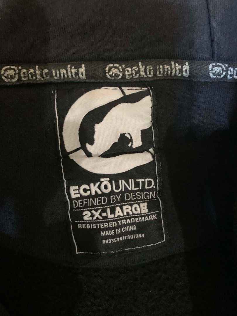Y2K ECKO UNTLD ZIP UP HOODIE (Category: Activewear) located in Canlaon. Submitted by thriftytrift (Listing ID 1467519102, Image 3). Description: -issue sira stopper ng zipper pero na fix na, tinahi. pwede na ma full zip -good condition -9/10 COLOR RATE -no crack prints.