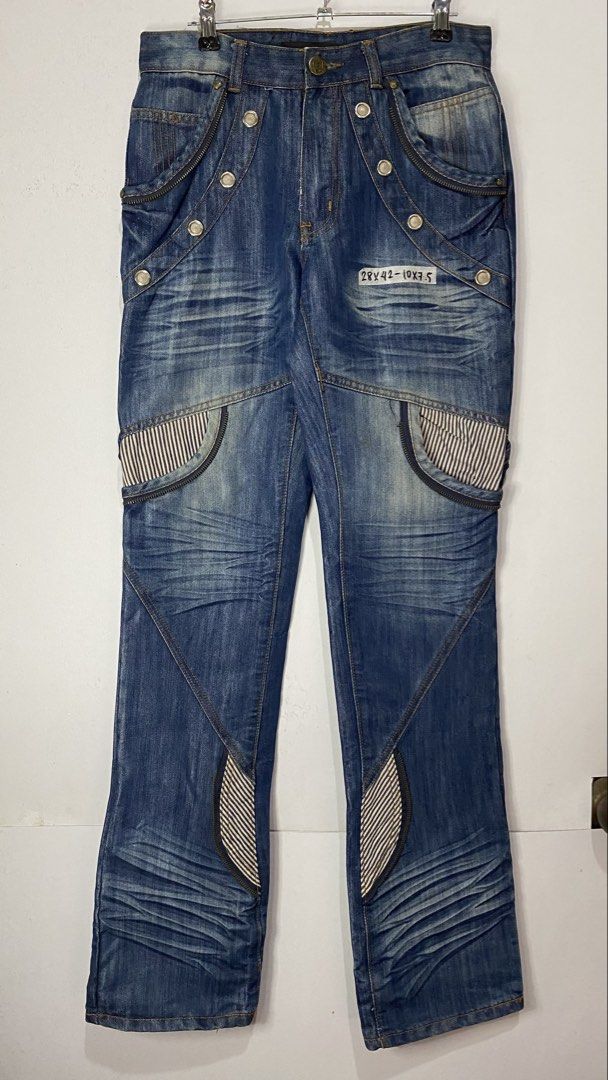 Y2K PANTS (Category: Jeans) located in Jaen. Submitted by oshimamark58418 (Listing ID 1467409493, Image 1). Description: WIDTH 28 LENGTH 42 THIGH 10 LEG OPENING 7.5.