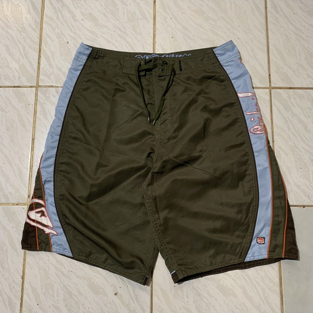 Y2K Quiksilver Boardshort (Category: Shorts) located in Cebu City. Submitted by johnferrer96412 (Listing ID 1467416964, Image 1). Description: Y2K Quiksilver Boardshort Medium Width 32-34 Length 22 Excellent condition minor scratch at back see last pic Dm📩.
