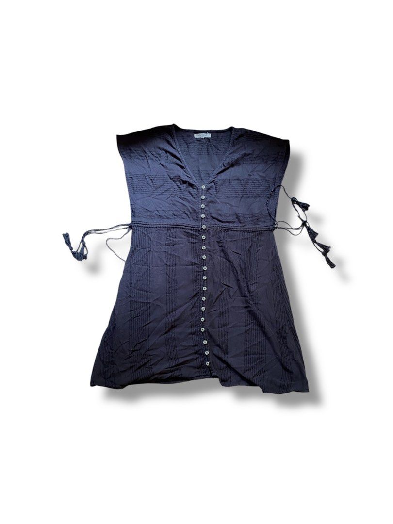 Y2K Ripcurl Dress (Category: Blouses) located in Tabaco. Submitted by thriftyarchives (Listing ID 1467471044, Image 1). Description: Size M on tag Color rate: 9.9/10 No issue.