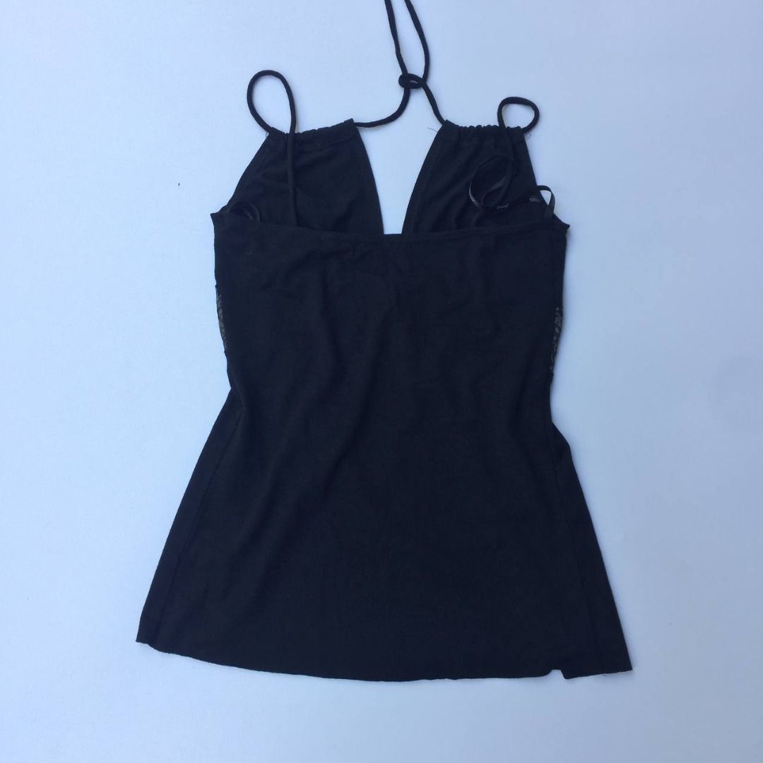 Y2k Summer Style Cami Top Beads (Category: Sleeveless) located in Pagsanjan. Submitted by ovothrift (Listing ID 1467601406, Image 2). Description: length strap to bottom - 22.5 width - 12.5 Brand: PAPAYA very good condition authentic cropped hem not sure kung design ang clean kasi ng cut Feel free to message me if you have questions or want more photos random freebies each order.
