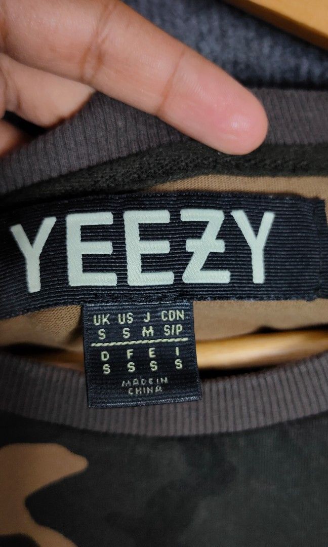 YEEZY (Category: Tshirts & Polo Shirts ) located in Bolinao. Submitted by tokiya. (Listing ID 1467445922, Image 3). Description: YEEZY Size XL fittings 23x30.