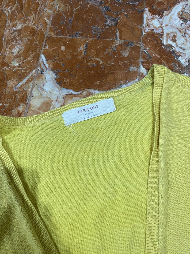Yellow Cardigan (Category: Coats, Jackets and Outerwear) located in Pasig City. Submitted by minnie.12 (Listing ID 1467572423, Image 3). Description: Negotiable 🚛 jnt/lalamovd item+sf 📍Pasig City MOP: Gcash.