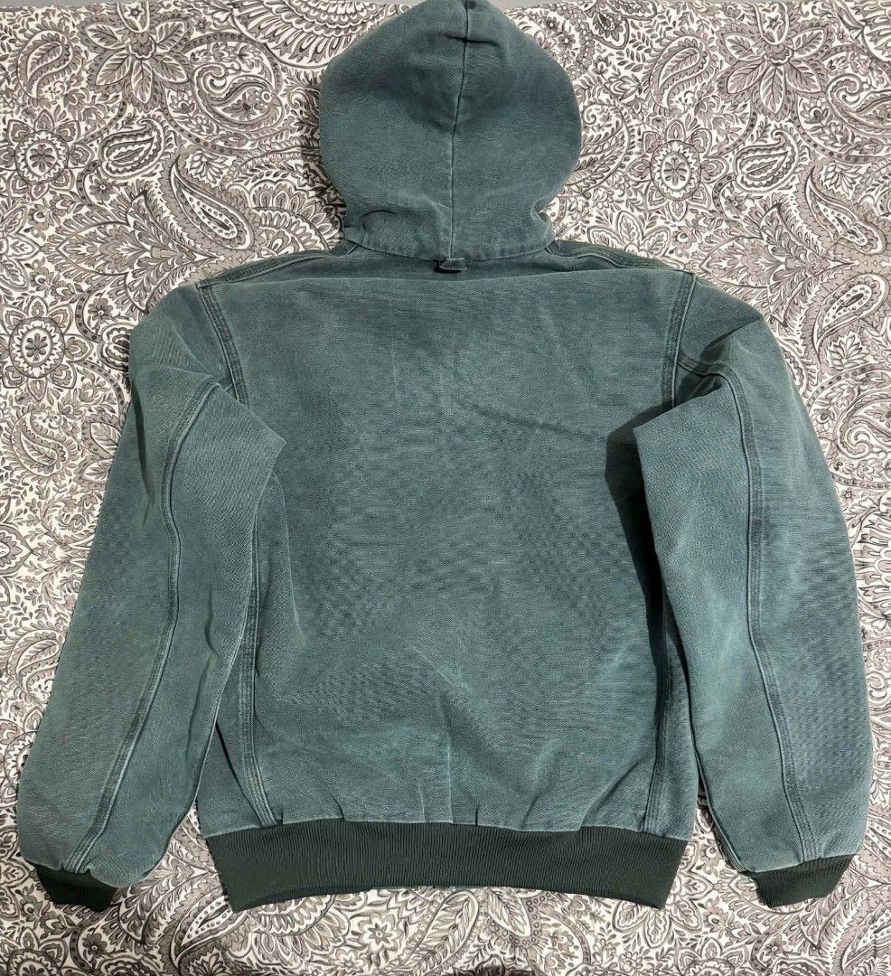 CARHARTT ACTIVE YO6 HTG (Category: Coats, Jackets and Outerwear) located in Taguig. Submitted by rgn_26 (Listing ID 1467559430, Image 2). Description: YO6 HTG 22 x 25.