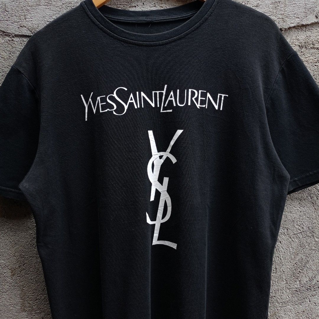YSL BLACK TEE (Category: Formal Shirts) located in Koronadal. Submitted by thriflex.29 (Listing ID 1467476783, Image 2). Description: YSL Size: Large Measurements: Width 22.5 Length 27 Condition: 9/10 - Excellent Colorate: 9/10 Issue: Missing tags Mine: 350.
