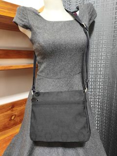 (Category: ) located in . Submitted by queenlyne_vintage_rare_finds (Listing ID 1467448292, Image 1). Description: .