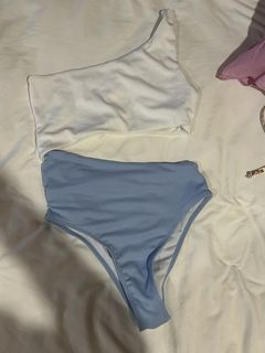 (Category: ) located in . Submitted by shopmikascloset (Listing ID 1467370701, Image 1). Description: .