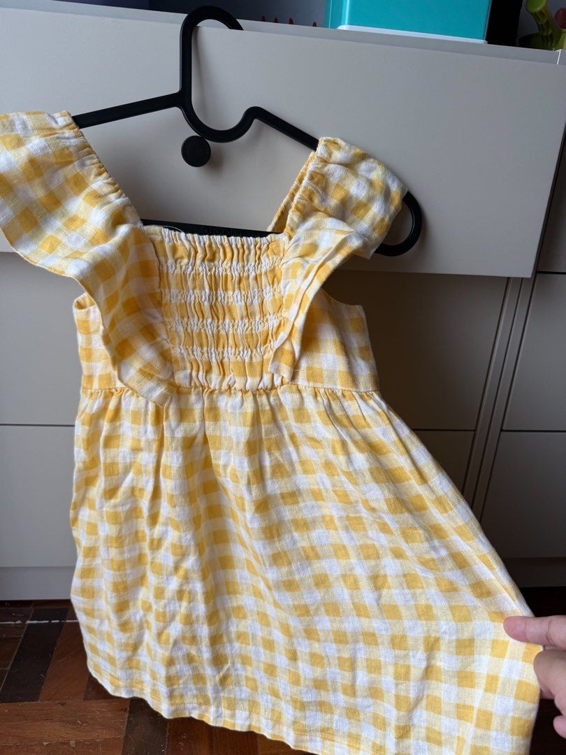Zara 3y (Category: Babies & Kids Fashion) located in Manila. Submitted by chinfew (Listing ID 1467487683, Image 1). Description: No flaws. Needs ironing lang.