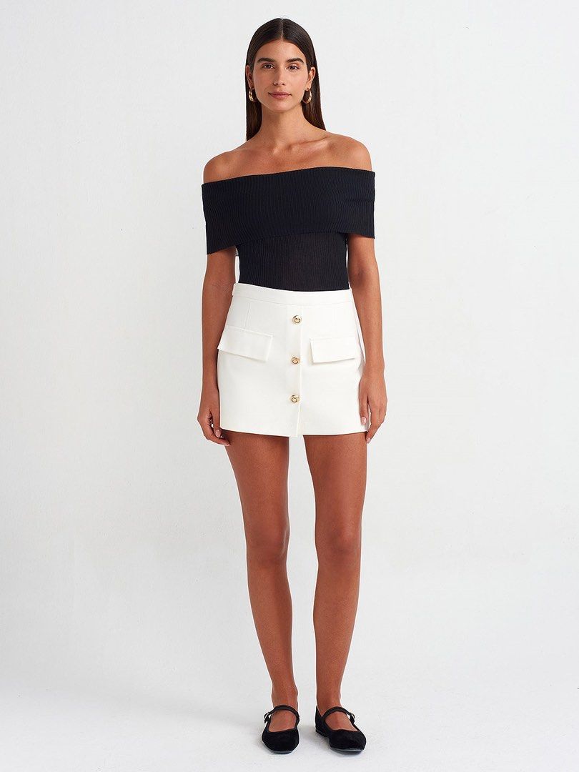 ZARA - Gold Botton Skort White (Category: Shorts) located in Cavite. Submitted by hand.picked (Listing ID 1467486636, Image 3). Description: ZARA - Gold Botton Skort White Size: XSmall 27” Waistline 14.6” Length 12.5” Leg Opening Condition: Excellent.