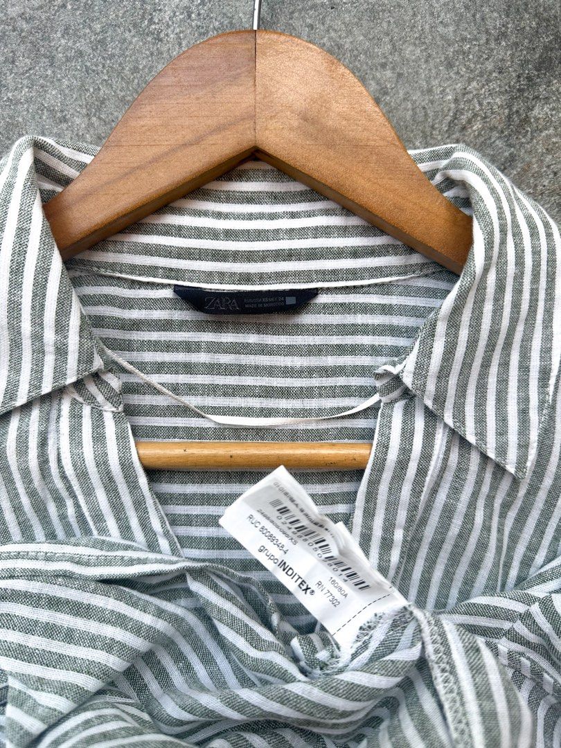 ZARA - Linen Striped Roll Tab Sleeve (Category: Longsleeves) located in Cavite. Submitted by hand.picked (Listing ID 1467480942, Image 3). Description: ZARA - Linen Striped Roll Tab Sleeve Size: XSmall-Small Dimension: 21.5” Width / 22” Length Condition: Excellent.
