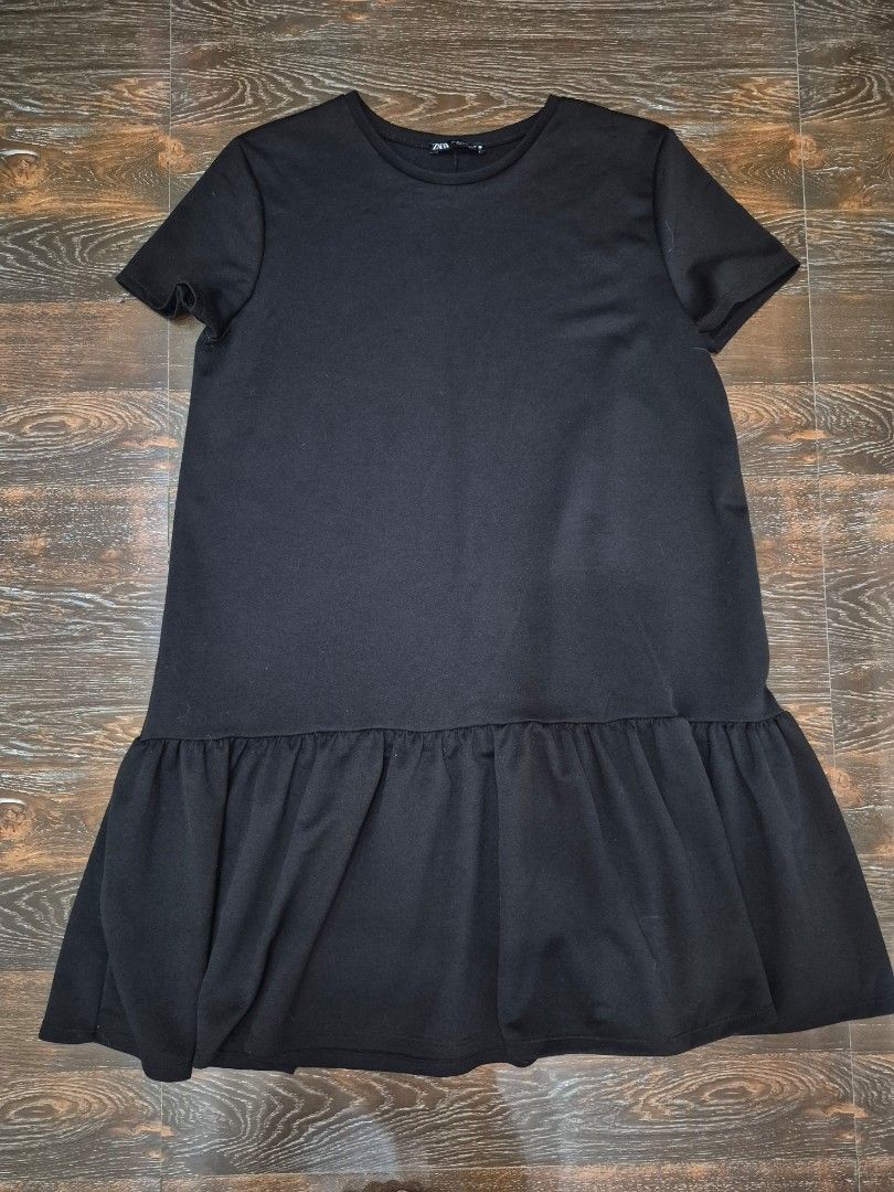 Zara Black Casual Dress (Category: Dresses) located in Santa Cruz. Submitted by deenem (Listing ID 1467379021, Image 2). Description: Like New😍👌 No flaws👌 M on Tag Can fit M-L Asian (Measurements laid flat in inches) Bust:19 Armhole:8 Lenght: 35.