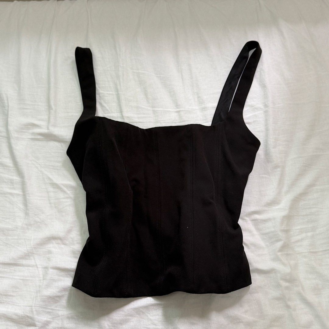 Zara Corset Top (Category: Others Tops) located in Manila. Submitted by shesells3ashells (Listing ID 1467448072, Image 2). Description: zipper needs to be replaced so I am selling really low runs small can fit m-l.