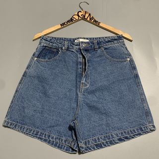(Category: ) located in . Submitted by dglnarchivefinds (Listing ID 1467524501, Image 1). Description: .