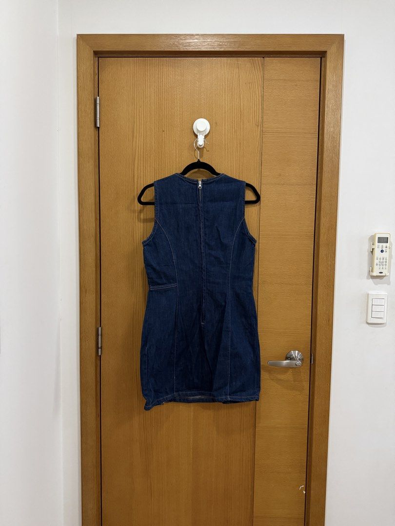 Zara Denim Mini Dress (Category: Dresses) located in Makati City. Submitted by miaco_ (Listing ID 1467404835, Image 2). Description: - Brand: Zara - Size: L - Used once .